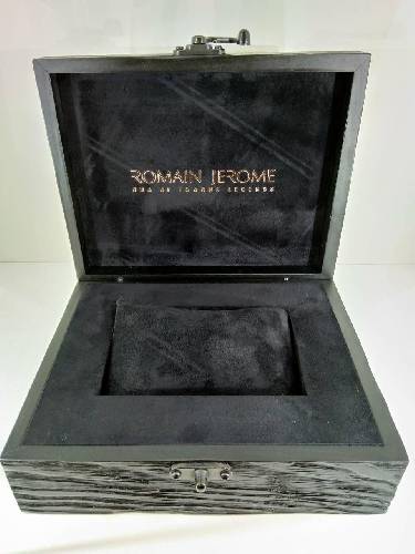 Коробка Romain Jerome