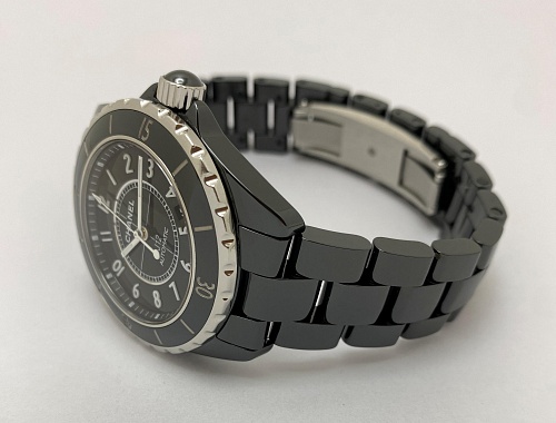 Chanel J12 Automatic 38 mm H0685