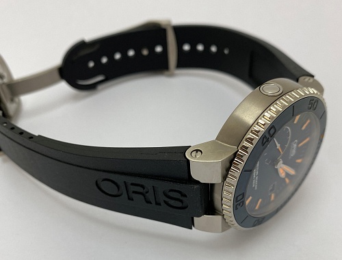 Oris Aquis 300m Maldives LE 43mm 01 643 7654 7185