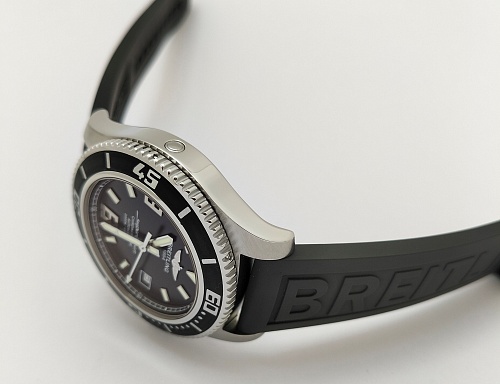 Breitling Superocean 44mm A1739102