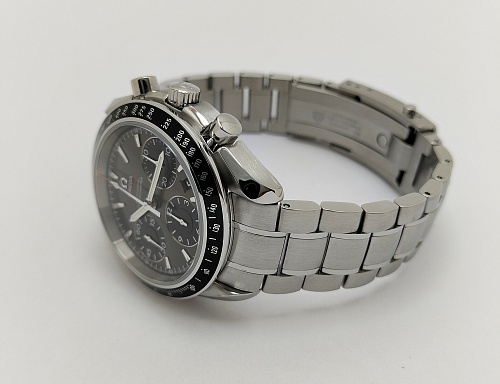Omega Speedmaster Date 40mm 323.30.40.40.06.001