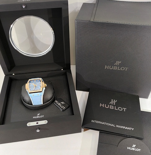 Hublot Spirit of Big Bang Blue Ceramic King Gold Diamonds 39mm 665.EO.891L.LR.1204