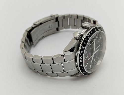 Omega Speedmaster Date 40mm 323.30.40.40.06.001