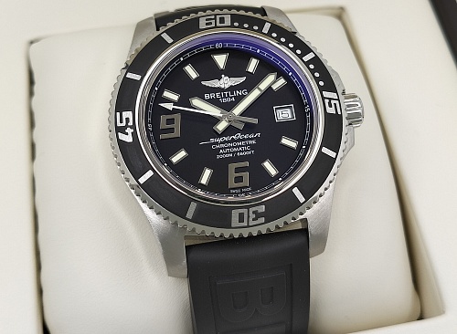 Breitling Superocean 44mm A1739102