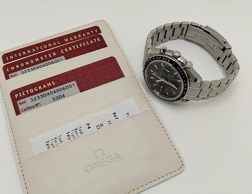 Omega Speedmaster Date 40mm 323.30.40.40.06.001
