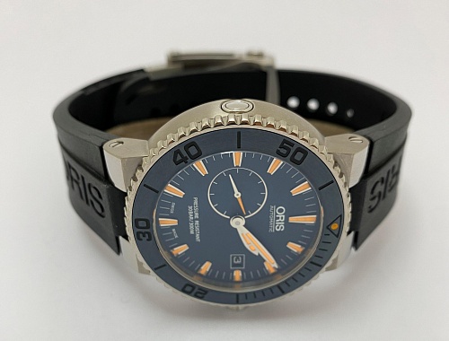 Oris Aquis 300m Maldives LE 43mm 01 643 7654 7185