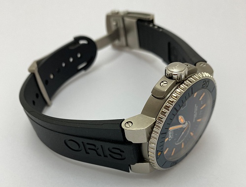 Oris Aquis 300m Maldives LE 43mm 01 643 7654 7185