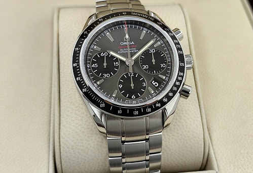 Omega Speedmaster Date 40mm 323.30.40.40.06.001