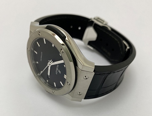 Hublot Classic Fusion Titanium 42mm 542.NX.1171.LR